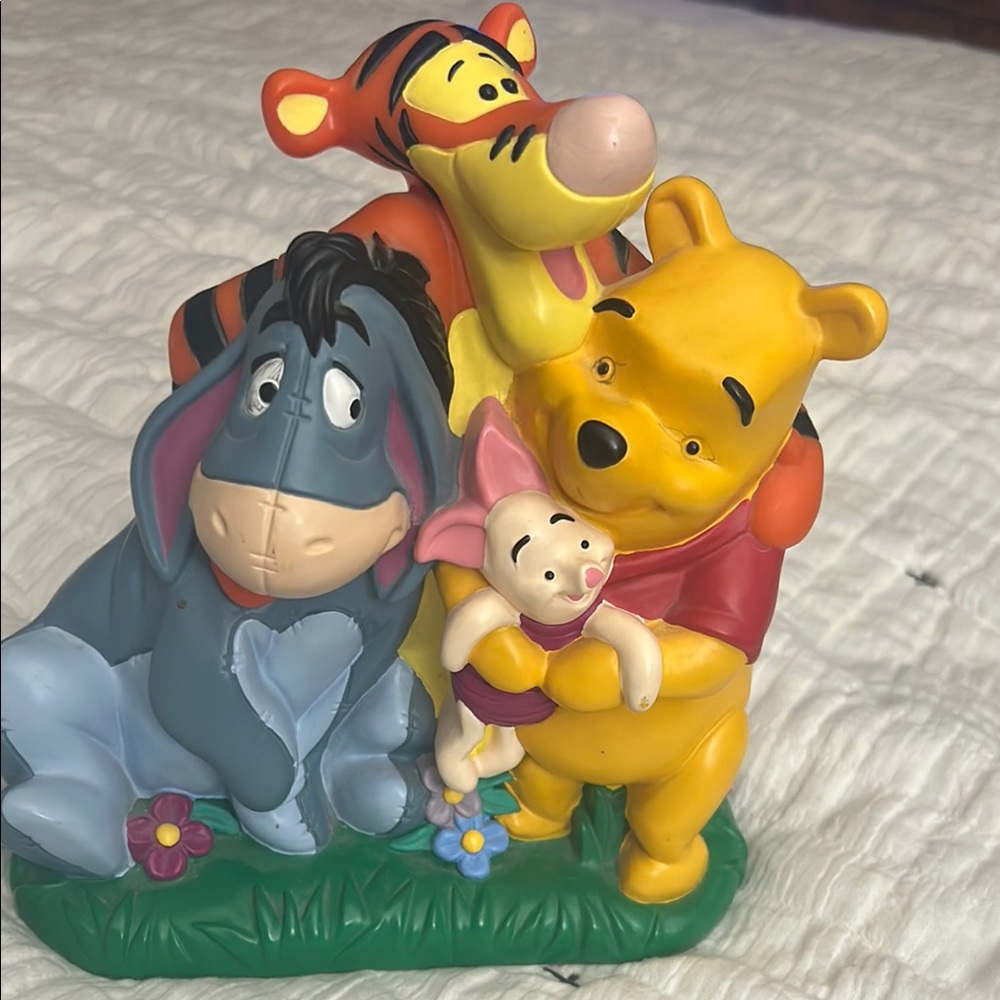 Disney Winnie the Pooh and Friends Figurine money bank